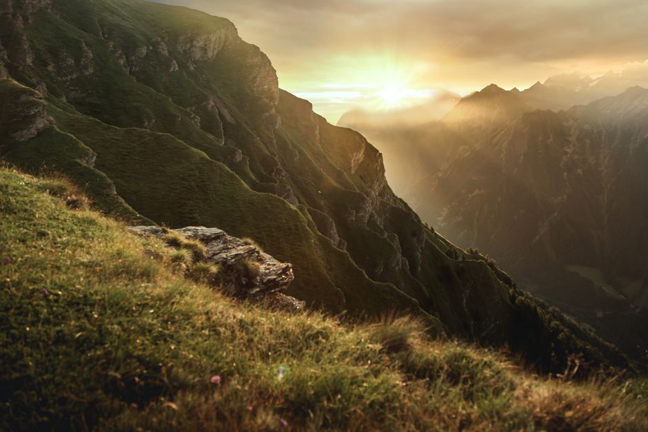 What Nobody Tells You About Stress That Helps And Stress That Wears, Minus the Overwhelm